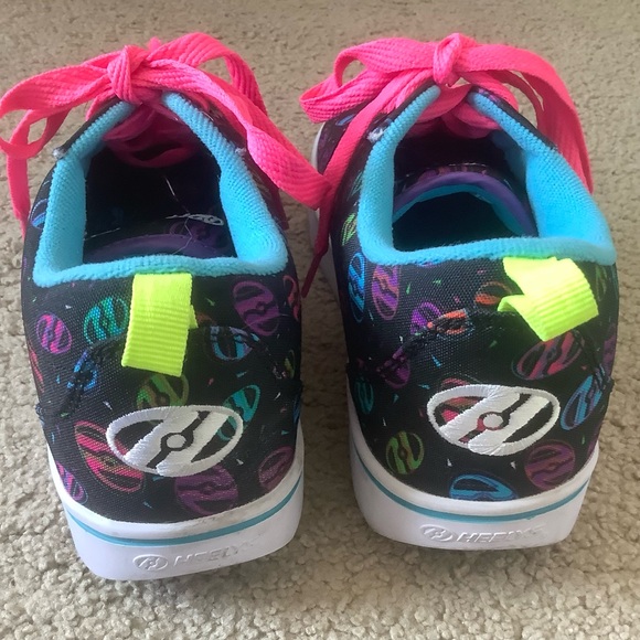 HEELYS Roller Skate Shoes Unisex Size Youth 6 Pro 20 Wheeled Sneakers Black Neon - Picture 3 of 9
